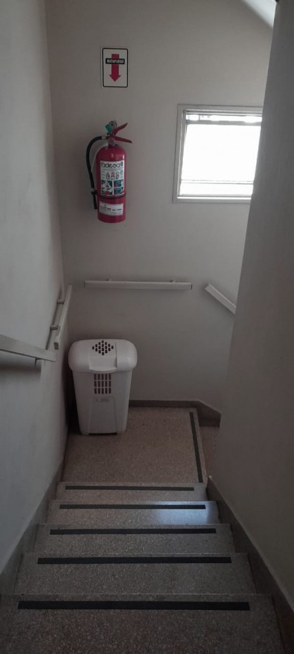 HERMOSO DEPARTAMENTO SOBRE LA CAÑADA, EN PLENA CIUDAD DE CORDOBA 