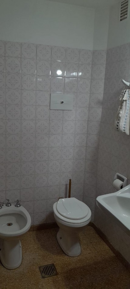 HERMOSO DEPARTAMENTO SOBRE LA CAÑADA, EN PLENA CIUDAD DE CORDOBA 
