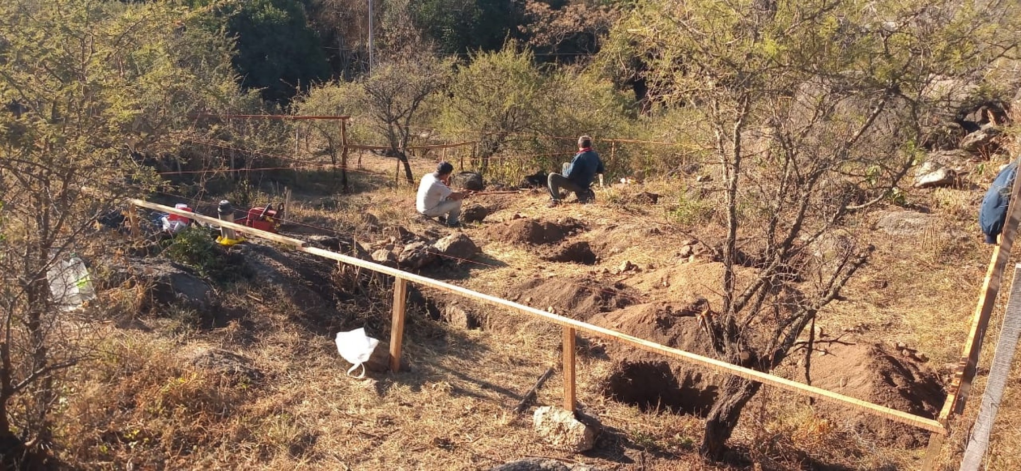 AGUA DE ORO, EXCELENTE LOTE CON PROYECTO DE VIVIENDA APROBADO E INICIADO