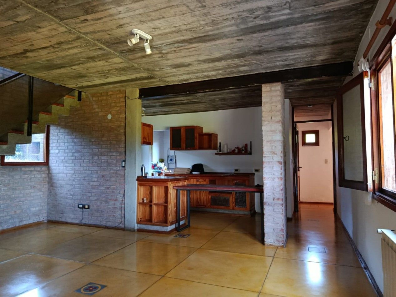VILLA ALLENDE, TRES DORMITORIOS, GRAN SALA, PILETA, GRAN PARQUE