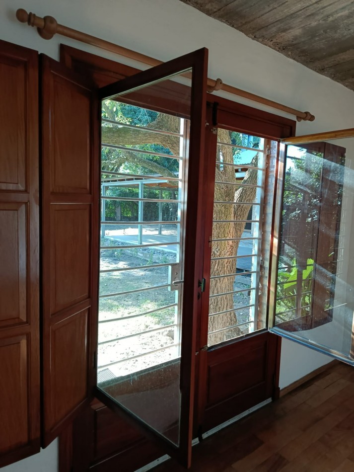 VILLA ALLENDE, TRES DORMITORIOS, GRAN SALA, PILETA, GRAN PARQUE