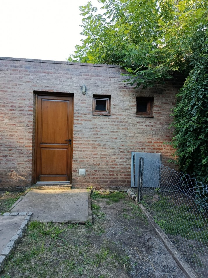 VILLA ALLENDE, TRES DORMITORIOS, GRAN SALA, PILETA, GRAN PARQUE