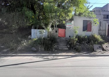 Casa en venta a terminar y refaccionar. Dos dormitorios, baño y cocina-comedor en villa allende 