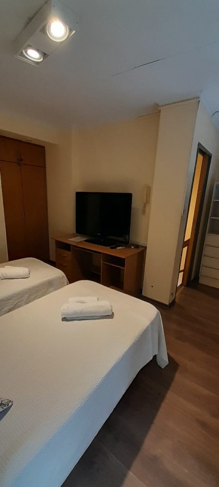EXCELENTE DEPARTAMENTO COMPLETAMENTE AMOBLADO FRENTE A PATIO OLMOS - Ciudad de Cordoba