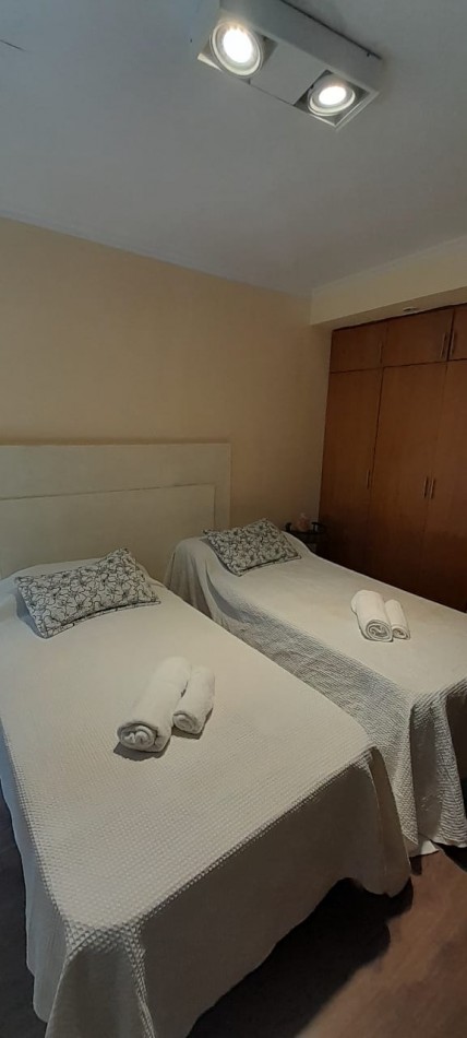 EXCELENTE DEPARTAMENTO COMPLETAMENTE AMOBLADO FRENTE A PATIO OLMOS - Ciudad de Cordoba