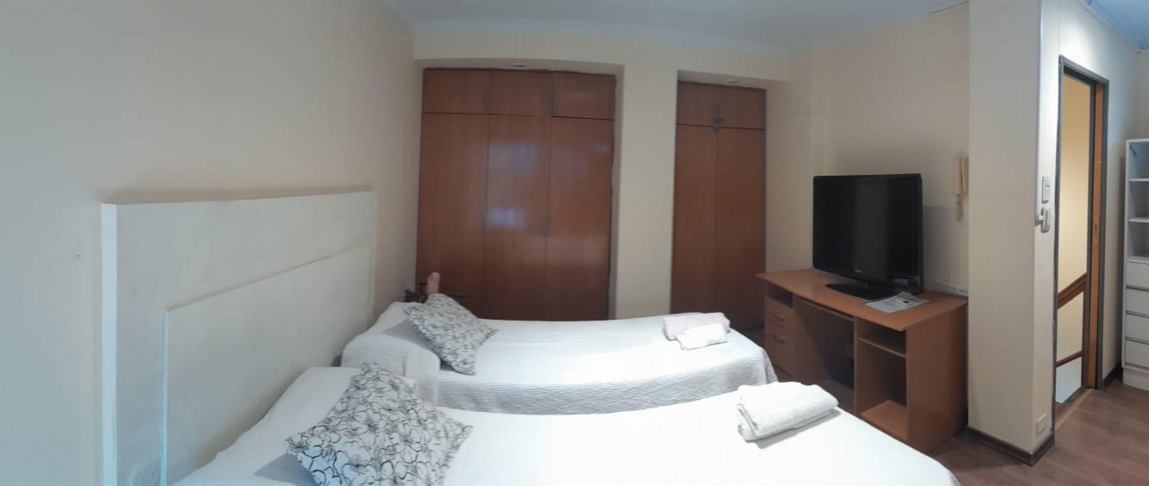 EXCELENTE DEPARTAMENTO COMPLETAMENTE AMOBLADO FRENTE A PATIO OLMOS - Ciudad de Cordoba